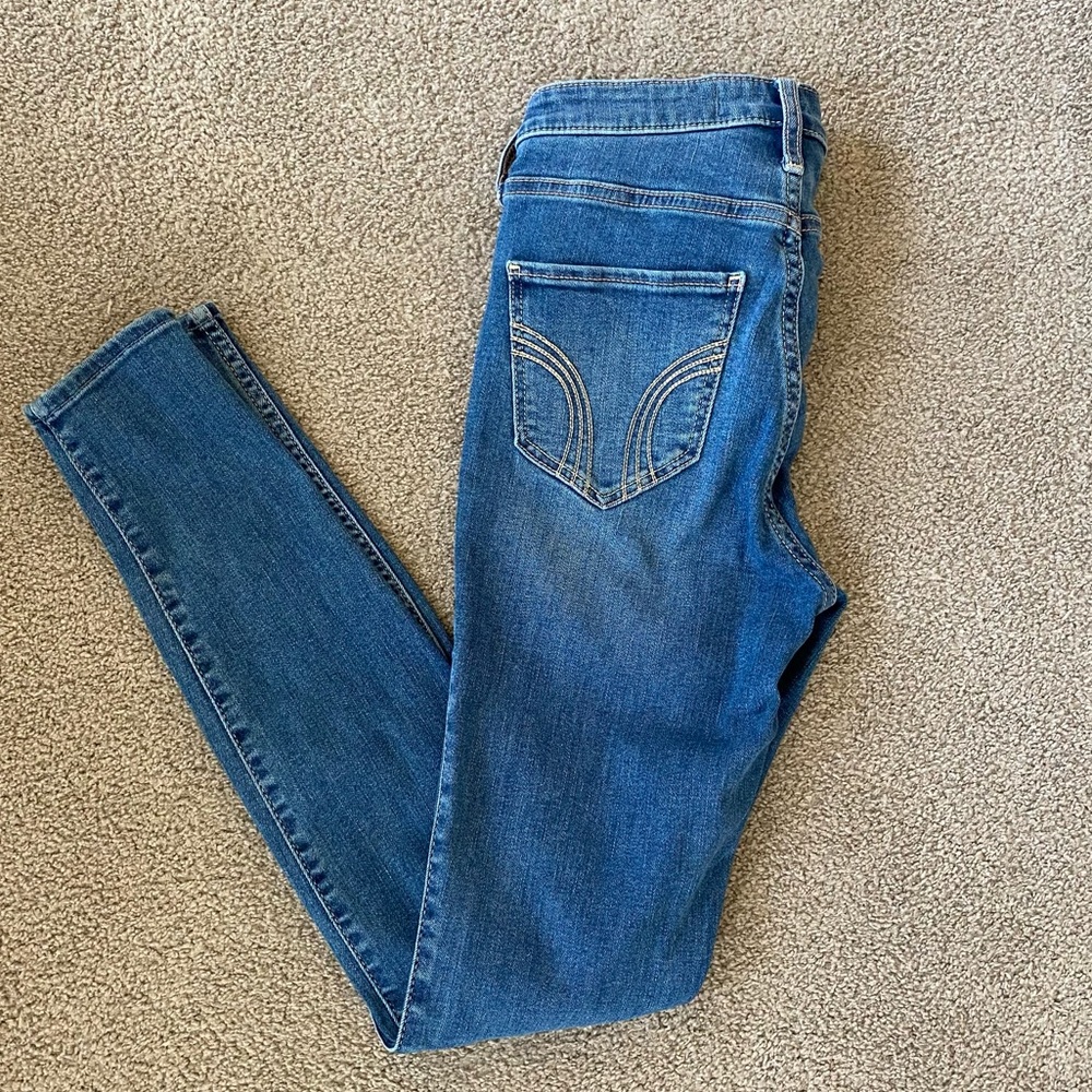 HOLLISTER • Women’s Ultra High-Rise Distressed Super Skinny Jeans Size- 5